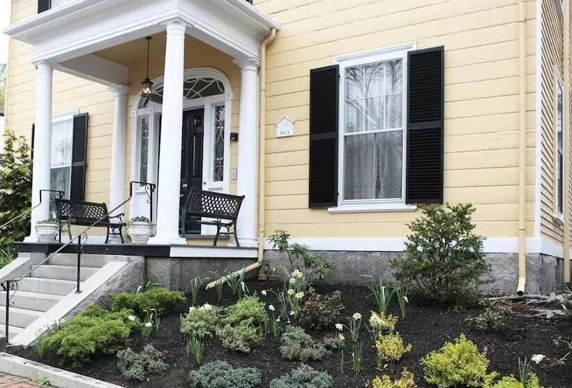 호텔 The Salem Inn