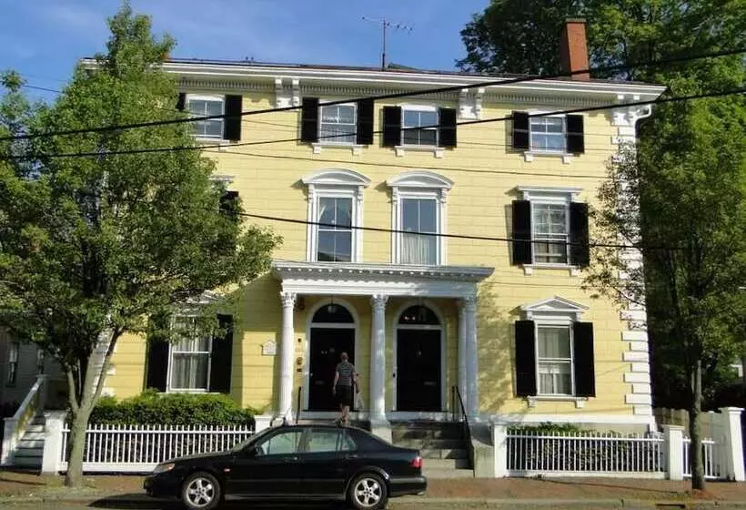 호텔 The Salem Inn