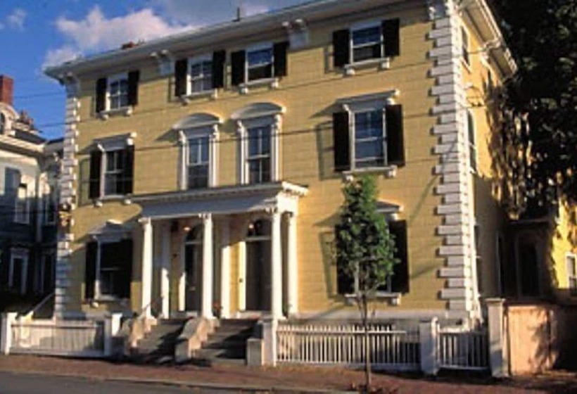 Отель The Salem Inn