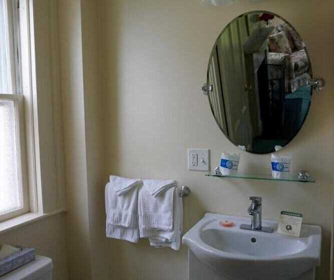 Отель The Salem Inn