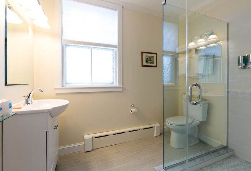 Отель The Salem Inn