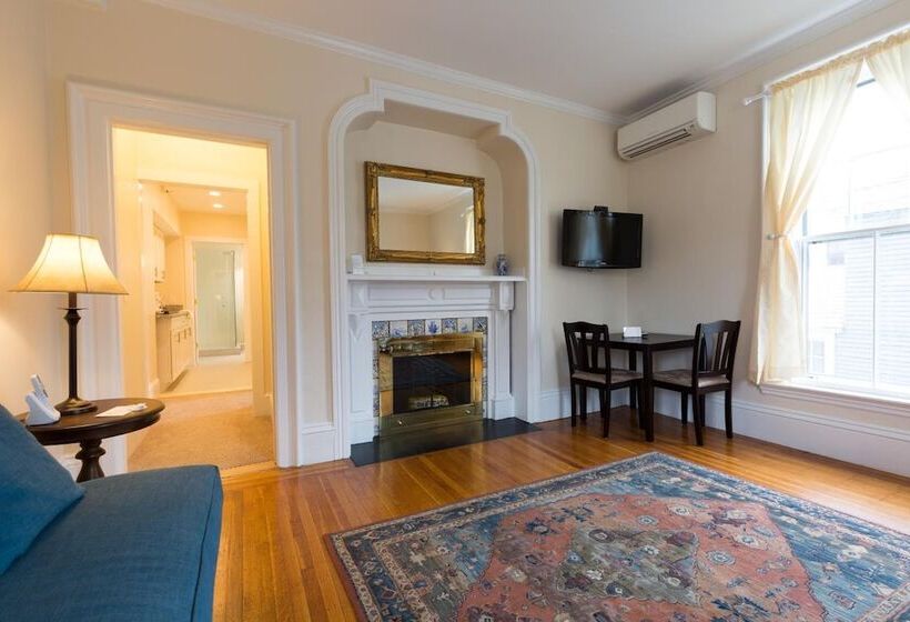 Отель The Salem Inn