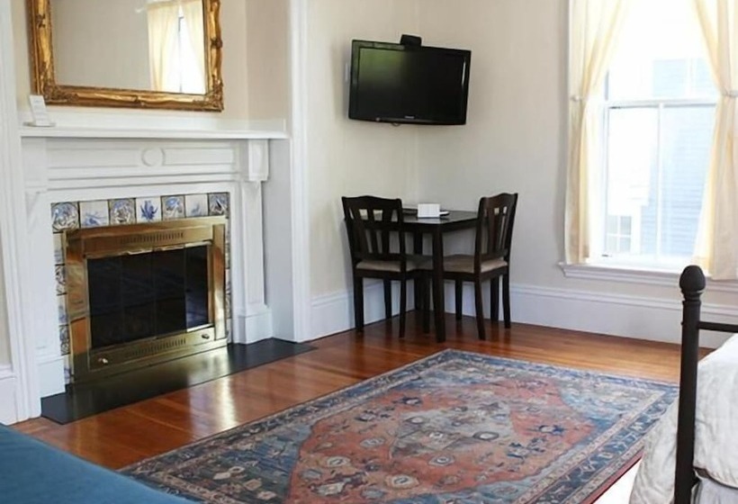 Отель The Salem Inn