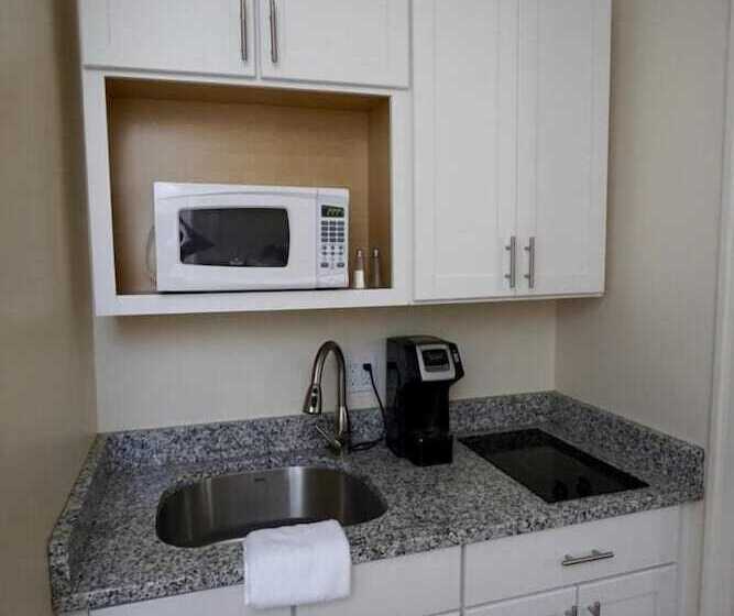 Отель The Salem Inn