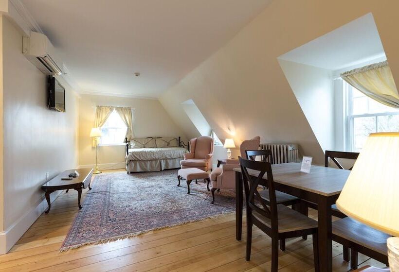 Отель The Salem Inn