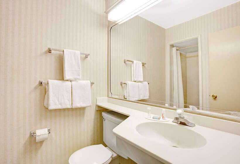 هتل Travelodge By Wyndham Seattle By The Space Needle