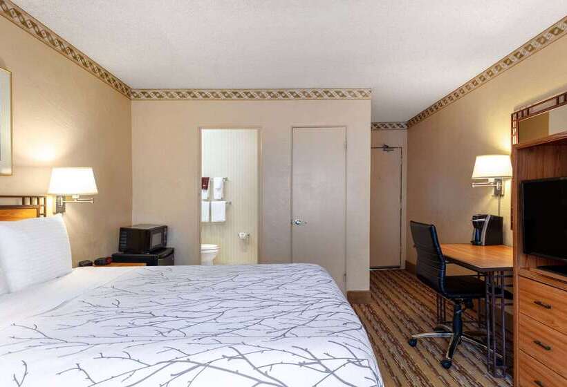 هتل Travelodge By Wyndham Seattle By The Space Needle