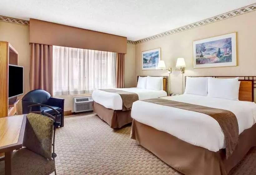 בית מלון כפרי Travelodge By Wyndham Seattle By The Space Needle