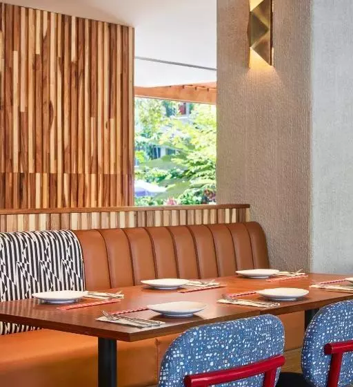 Wayfinder Waikiki   Voted Top 10 Best Hotels In Hawaii!