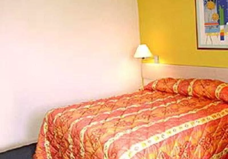 ホテル Lincoln  Suites