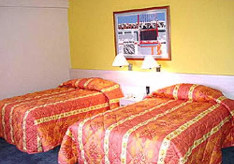 ホテル Lincoln  Suites