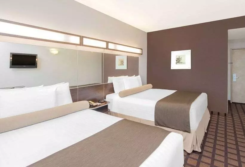 Microtel Inn & Suites By Wyndham Quincy Downtown   River Area