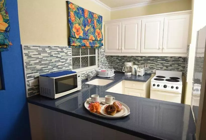 هتل Blue Orchids Beach