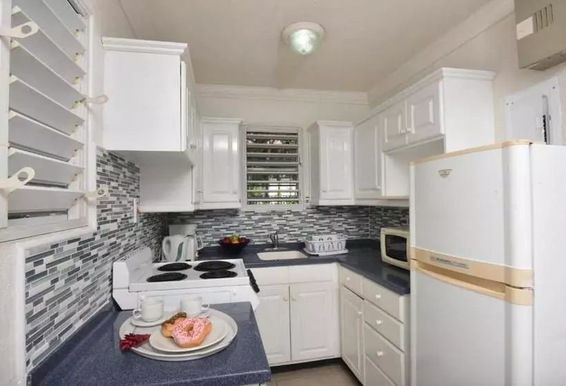 هتل Blue Orchids Beach