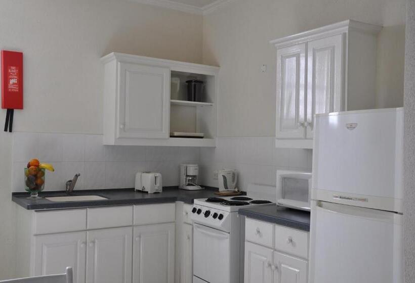 هتل Blue Orchids Beach