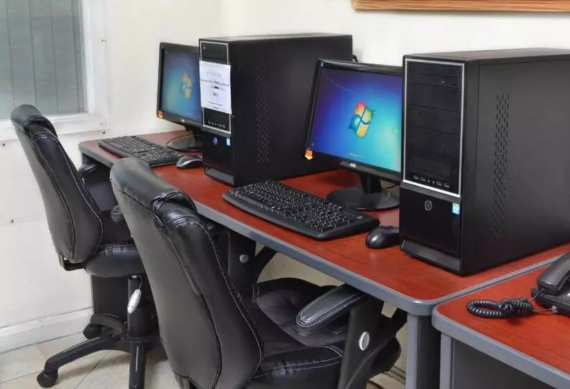 هتل Blue Orchids Beach