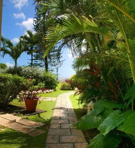 هتل Blue Orchids Beach