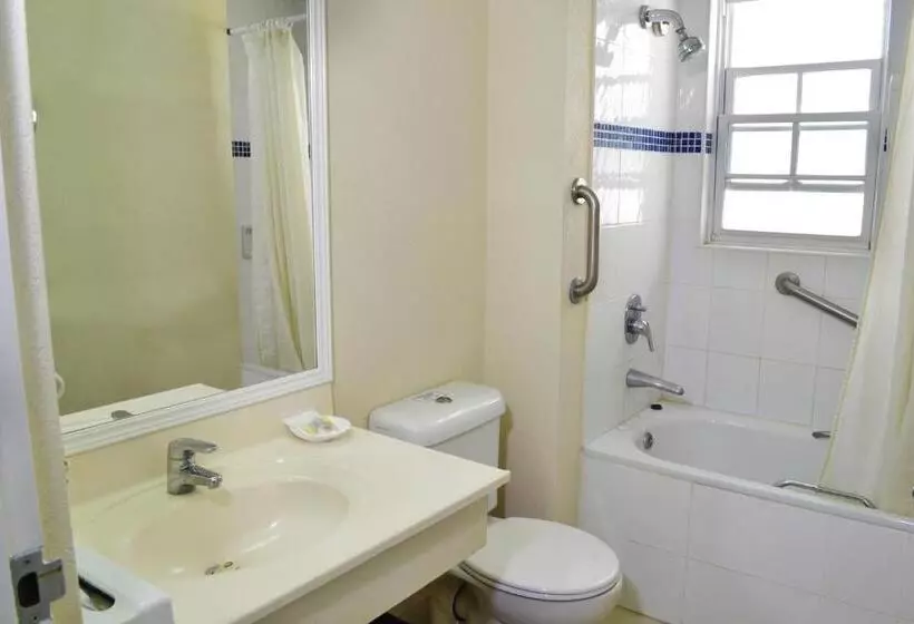 هتل Blue Orchids Beach