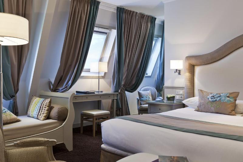 هتل Chateau De Montvillargenne