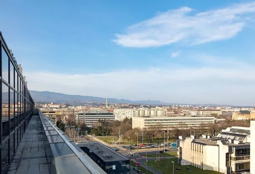 Maistra City Vibes Hotel International