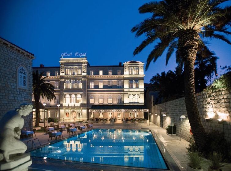 בית מלון כפרי Lapad