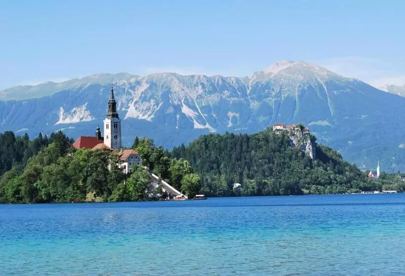 בית מלון כפרי Lovec