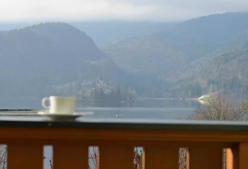 בית מלון כפרי Lovec