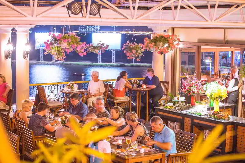 هتل Majestic Saigon