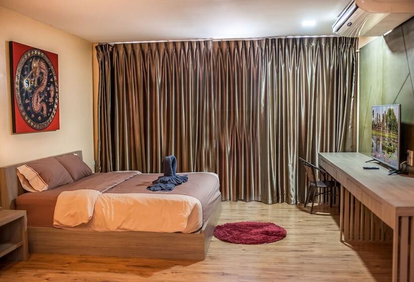 Hotel S A F E Residence Patong