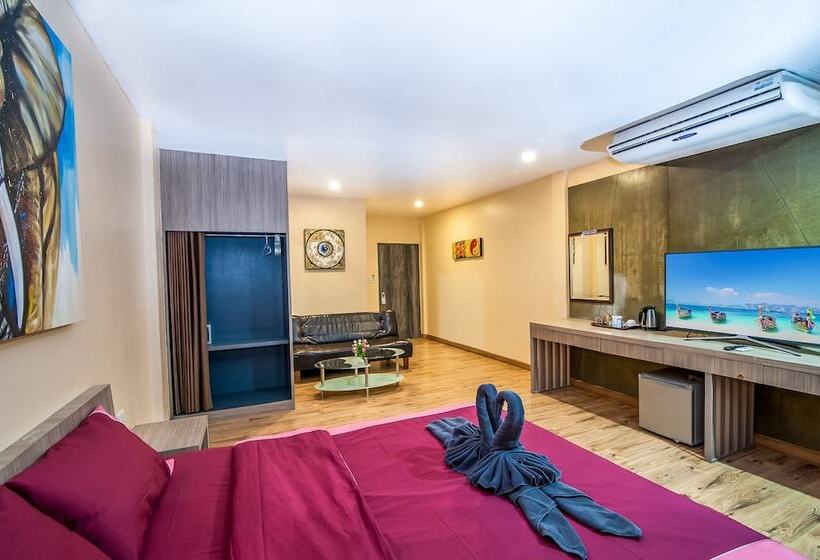 Hotel S A F E Residence Patong