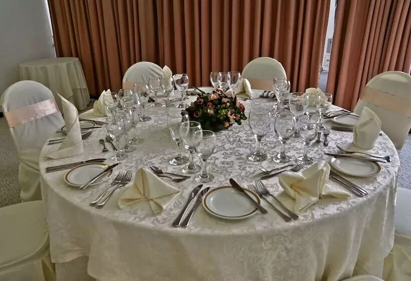 Real Plaza Hotel And Convention Center