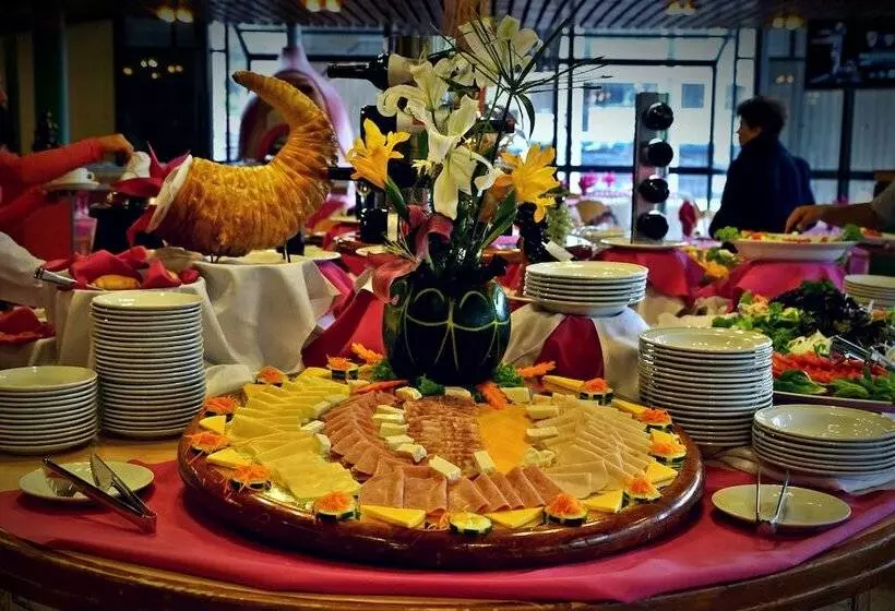 Real Plaza Hotel And Convention Center