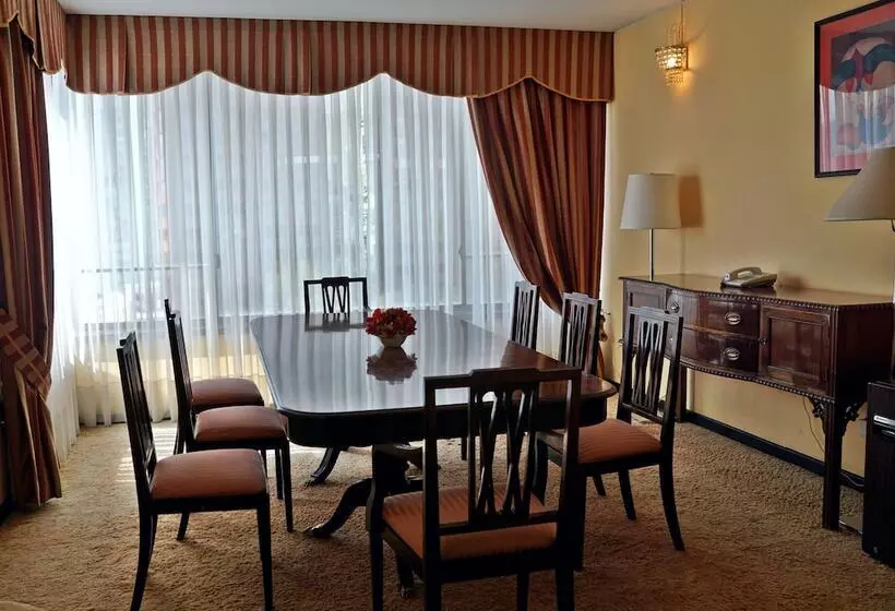 Real Plaza Hotel And Convention Center