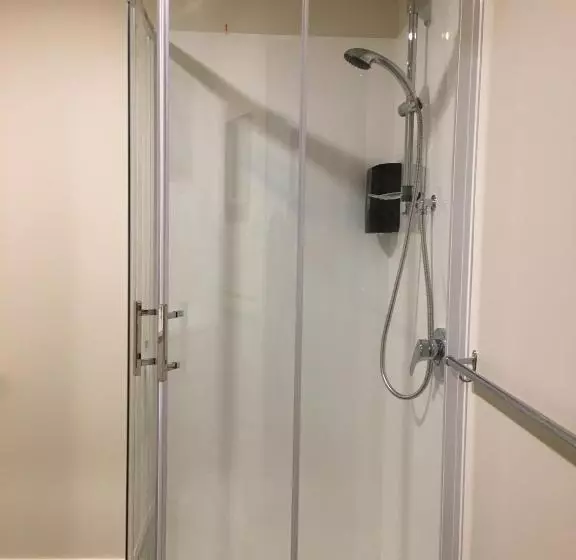 Colonial Lodge Motel