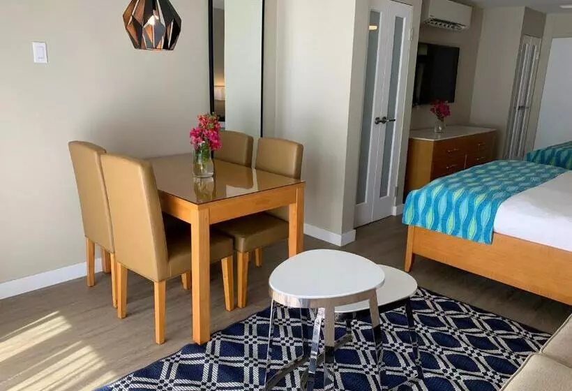 Divi Flamingo Beach Resort