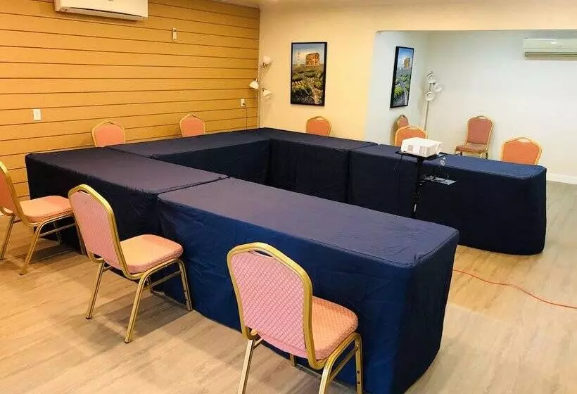 Divi Flamingo Beach Resort