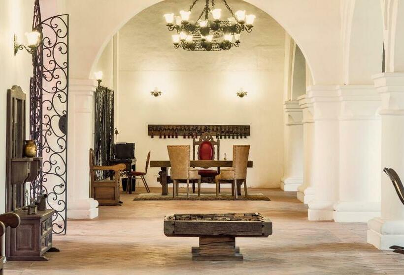 هتل Doña Manuela