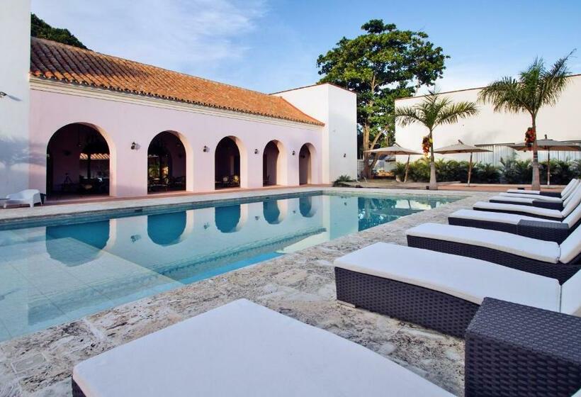 هتل Doña Manuela