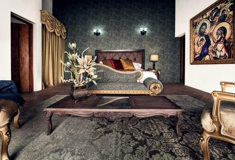 هتل Doña Manuela