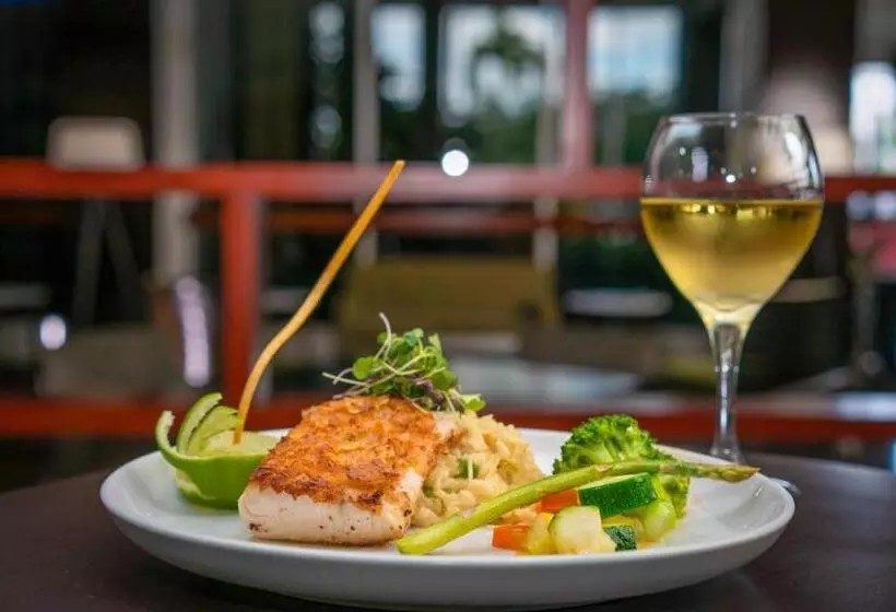 هتل Holiday Inn Mayaguez & Tropical Casino, An Ihg