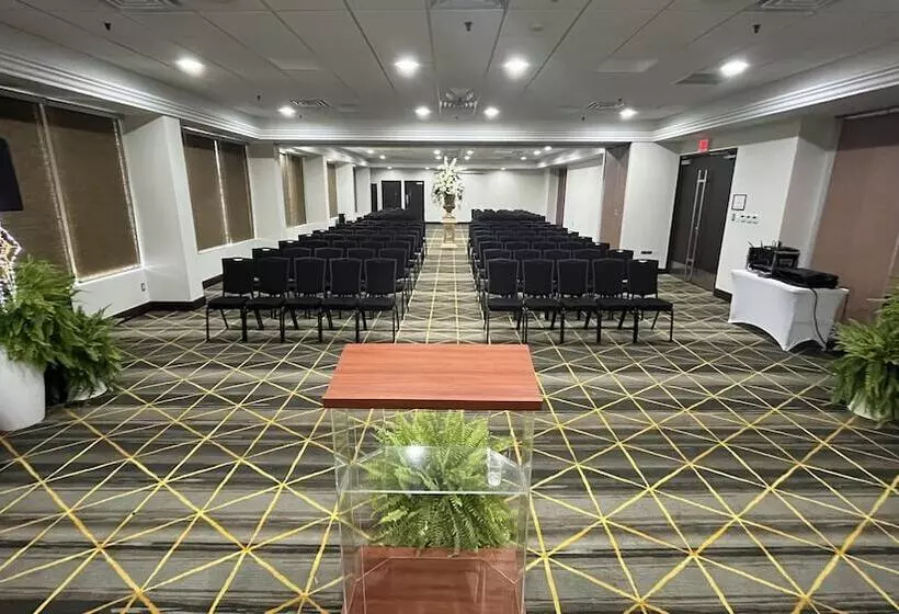 هتل Holiday Inn Mayaguez & Tropical Casino, An Ihg