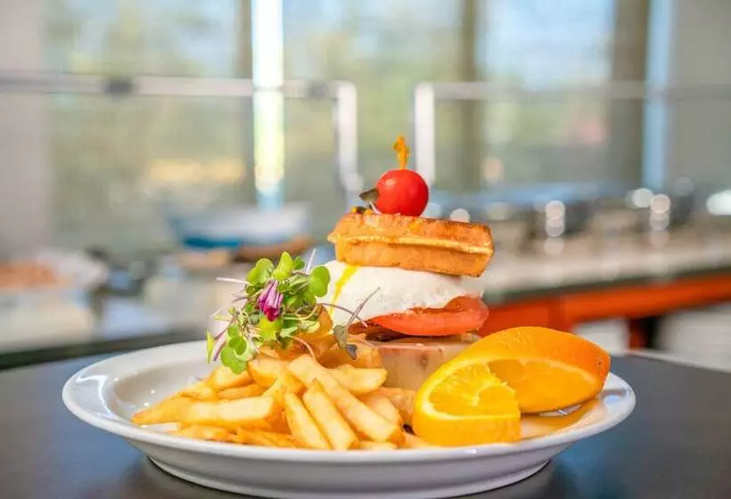 هتل Holiday Inn Mayaguez & Tropical Casino, An Ihg