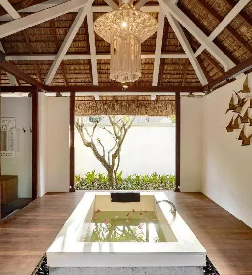 Hotel Paradise Cove Boutique