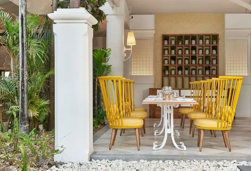هتل Paradise Cove Boutique