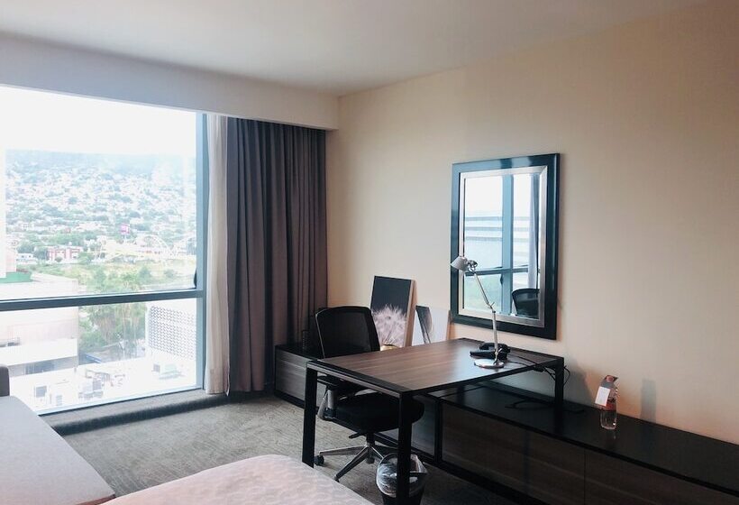 فندق Wyndham Monterrey Ambassador Centro