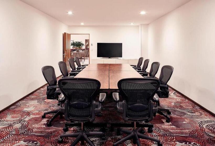 فندق Wyndham Monterrey Ambassador Centro