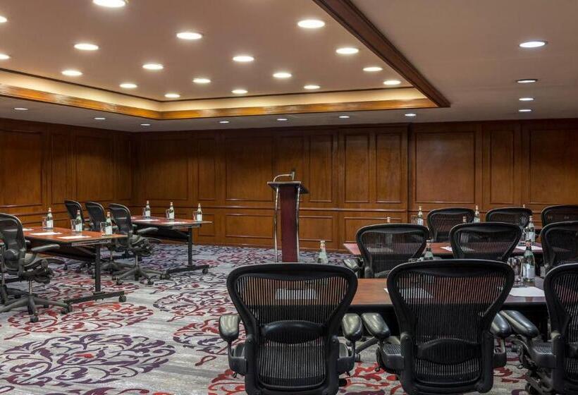 فندق Wyndham Monterrey Ambassador Centro