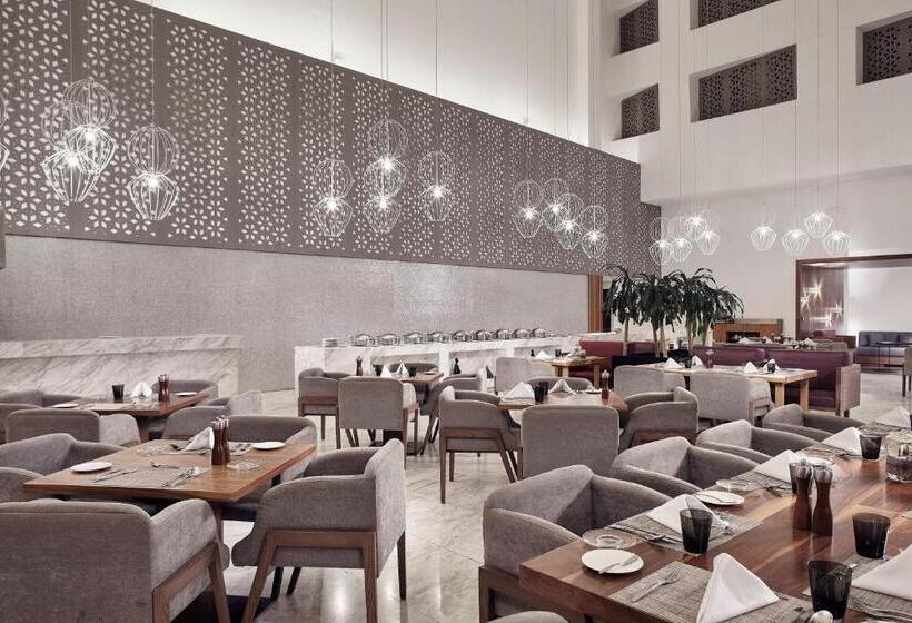 فندق Wyndham Monterrey Ambassador Centro