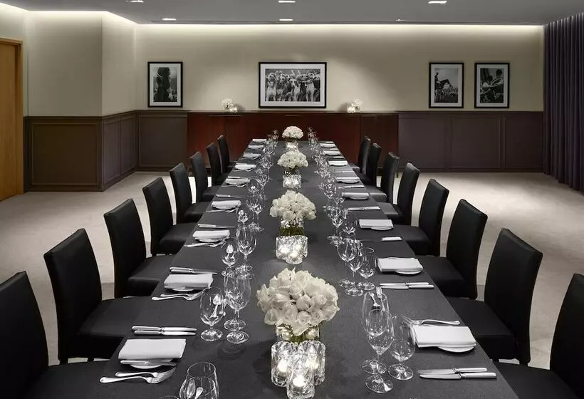 هتل The London Edition