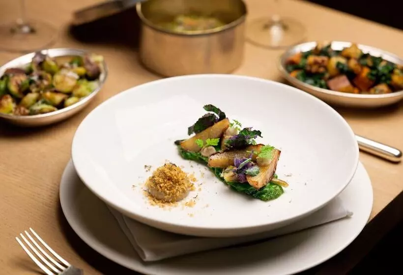 هتل The London Edition